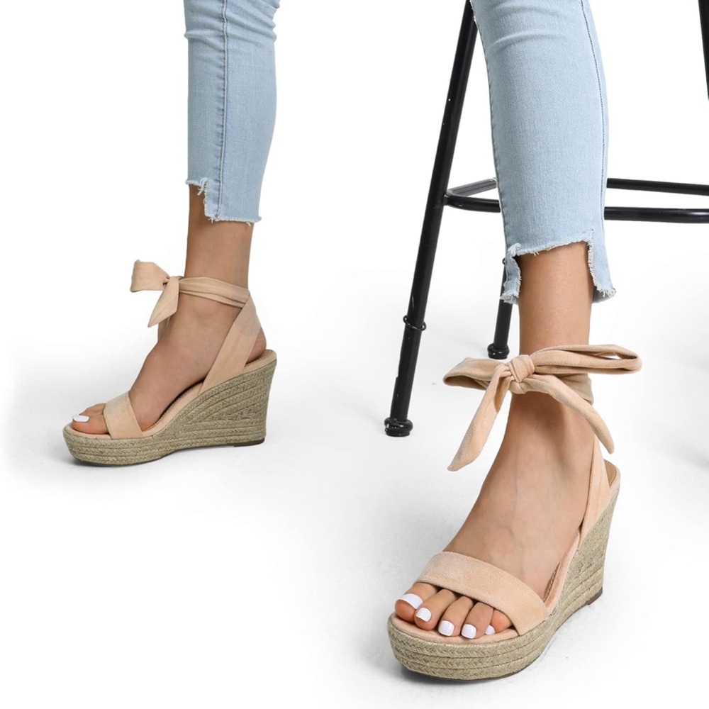 Elegant Tan Wedge Sandals